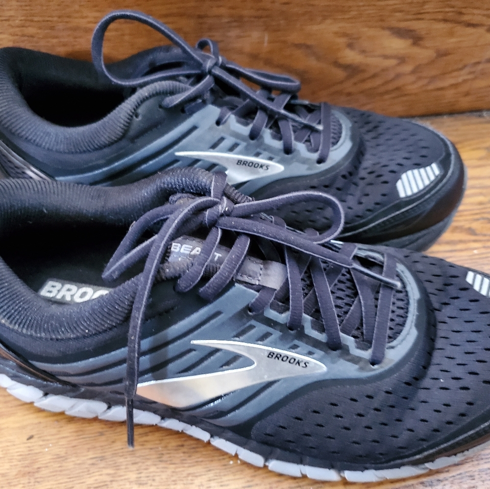 Brooks Beast 18 shoes